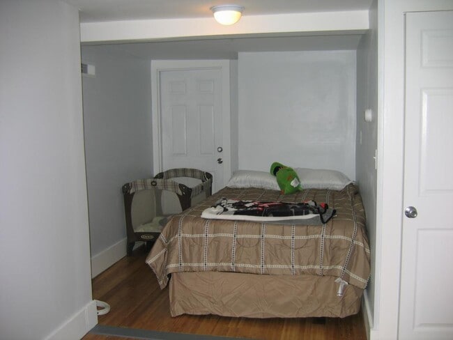 Building Photo - 11 Great Boars Head Ave