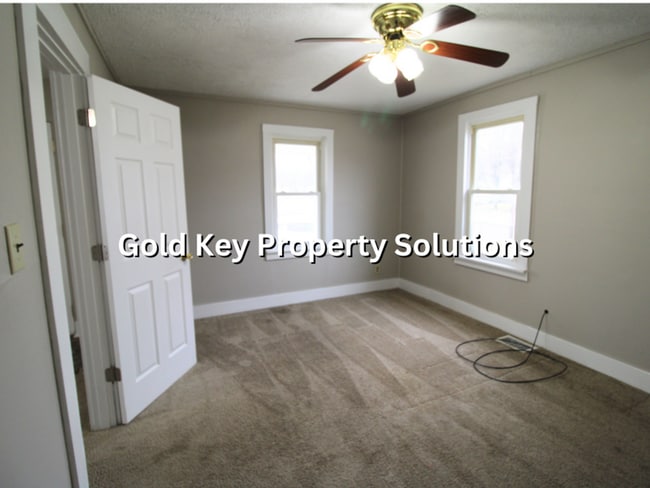 Building Photo - 4 BR 1.5 BA House with Central Air and Covered Porch (SECTION 8 APPROVED)