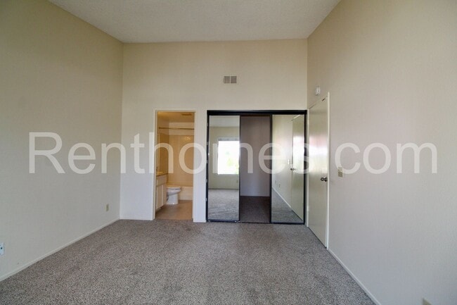 Building Photo - 9362 Twin Trails Dr