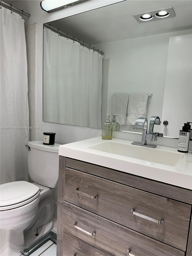 Building Photo - 502 Tilford Dr