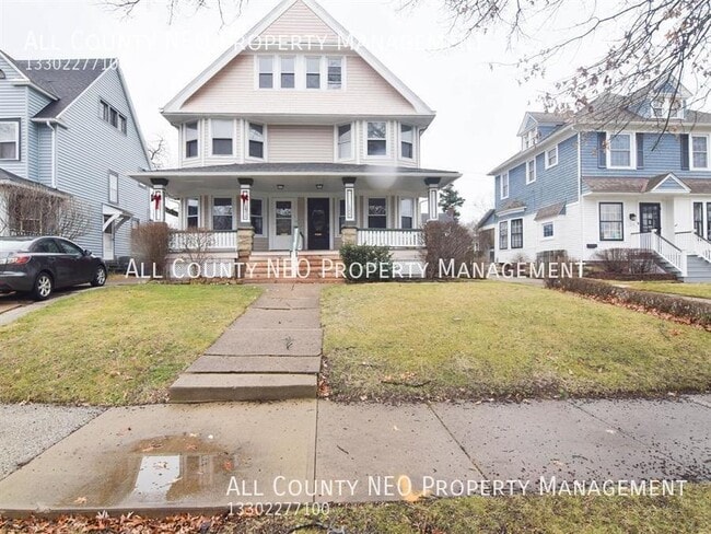 Primary Photo - 1222 W Clifton Blvd