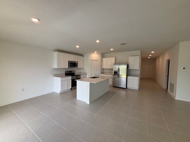 Building Photo - Beautiful Updated Home