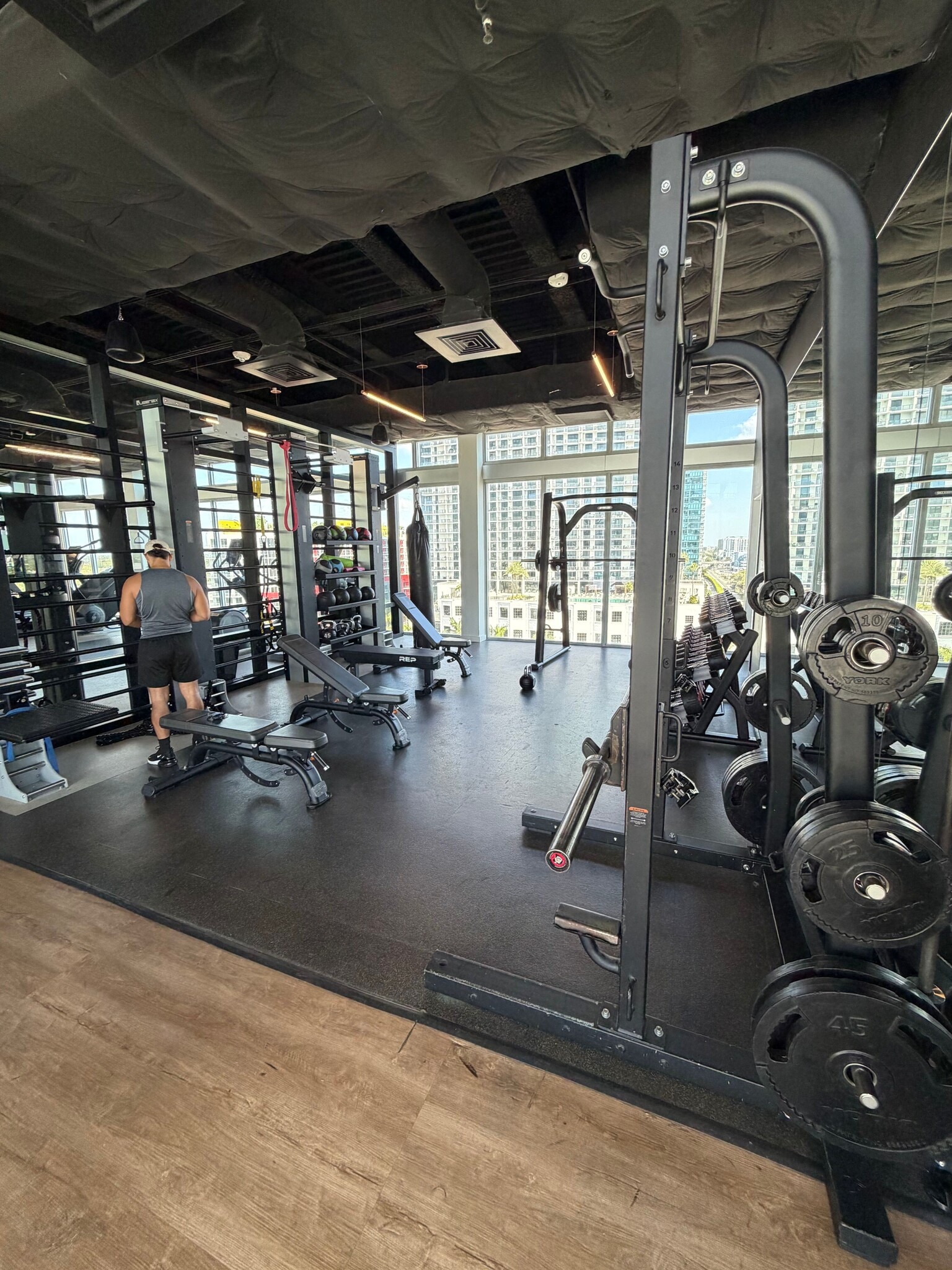 Building Photo - 237 NE 33rd St