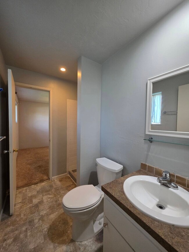 Building Photo - 1601 S Yelm St