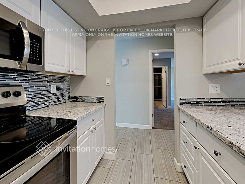 Building Photo - 1412 E Hermosa Dr