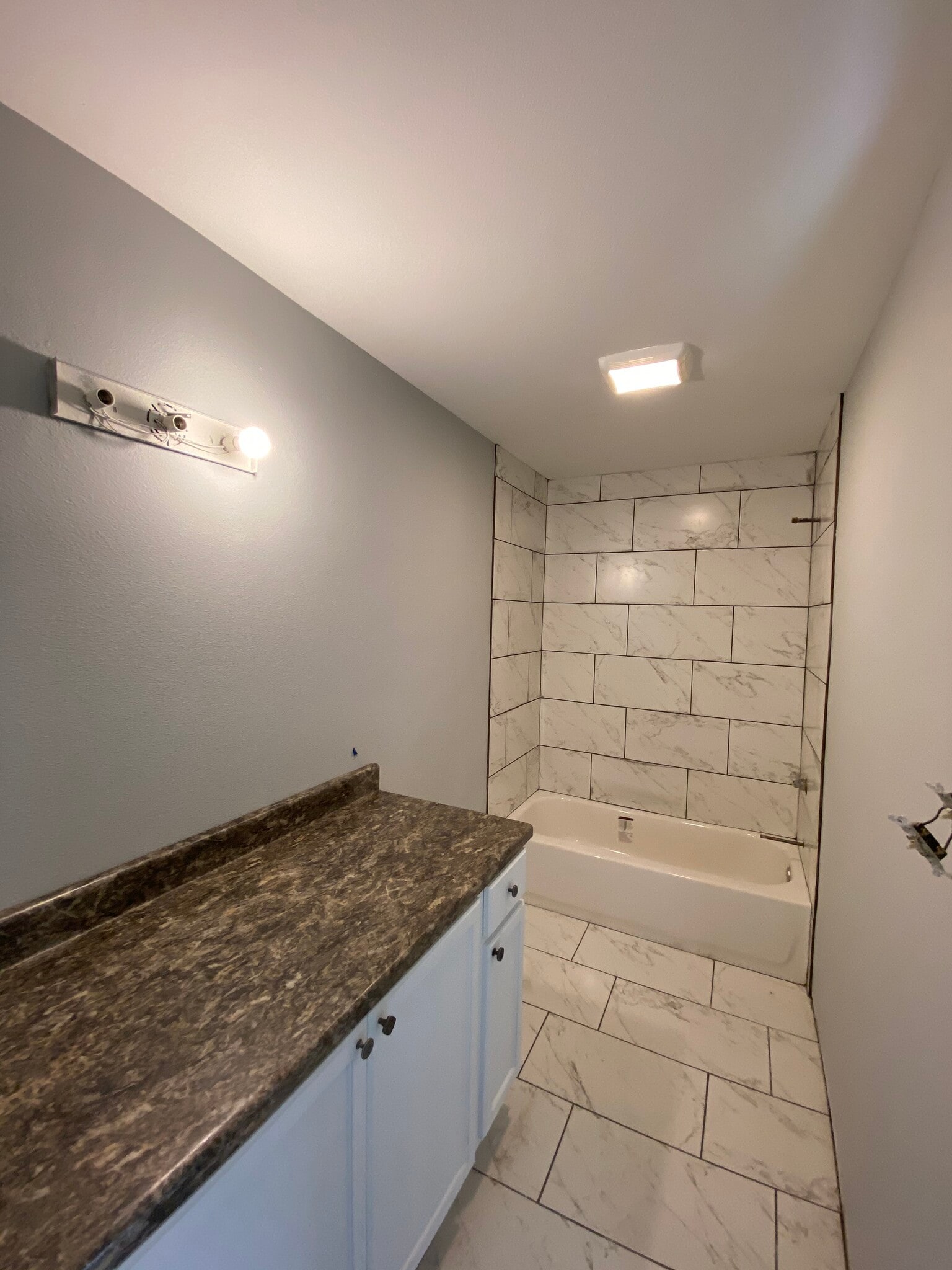 Building Photo - 126 Oak Hill Dr