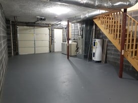 Building Photo - 343 Beaverview Dr