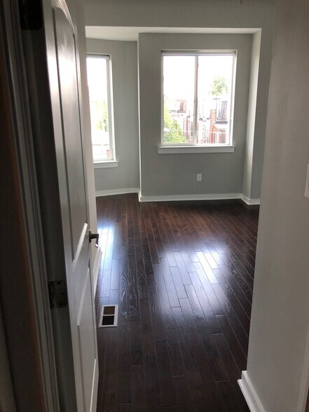 Building Photo - 1806 Frankford Ave