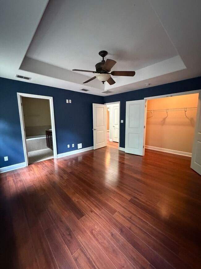 Building Photo - 3/2 home located just off N. Meridian and Available NOW.