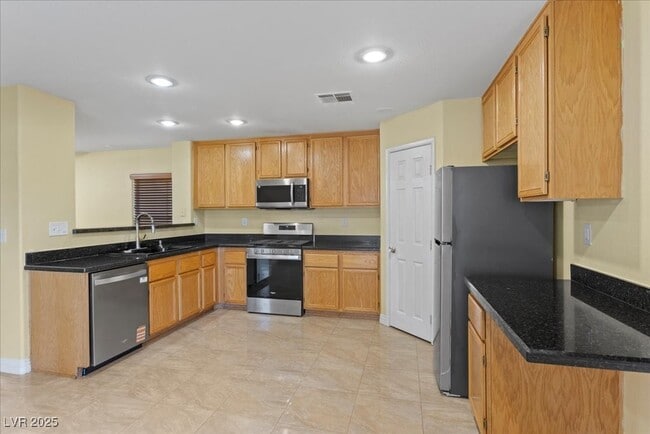 Building Photo - 4748 Golden Shimmer Ave