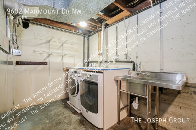 Building Photo - 9602 Marmount Dr NW