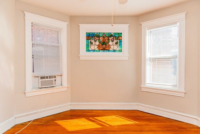 Building Photo - 2205 Floyd Ave