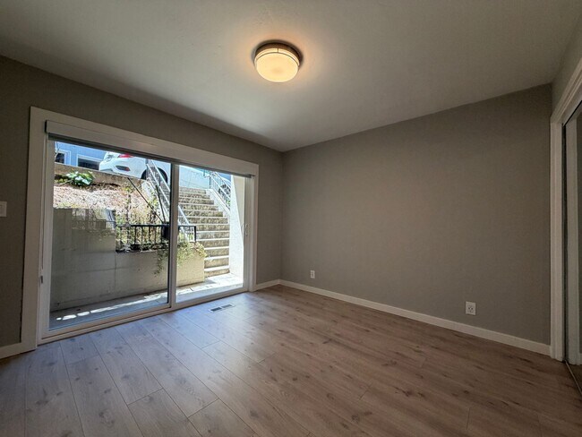 Building Photo - 32 Perego Terrace