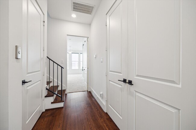 Building Photo - 2509 Dorrington St