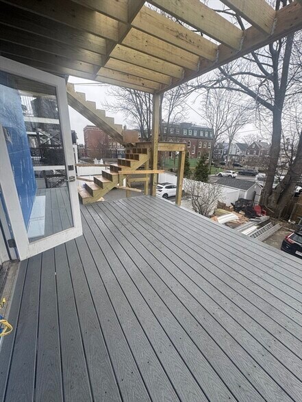 Building Photo - 26 Roseclair St