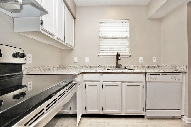 Building Photo - 3127 Heathstead Place