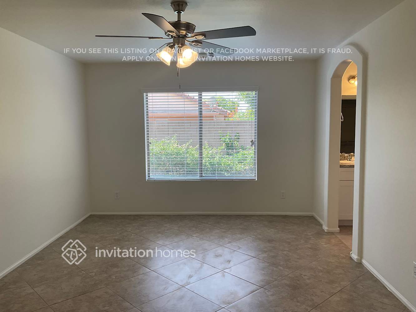 Building Photo - 13127 W Port Royale Ln