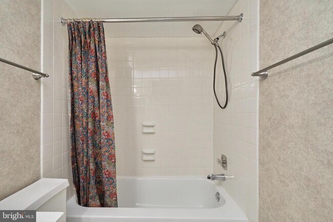 Building Photo - 1800 Old Meadow Rd