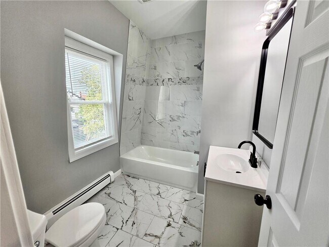 Building Photo - 73 Vernon St