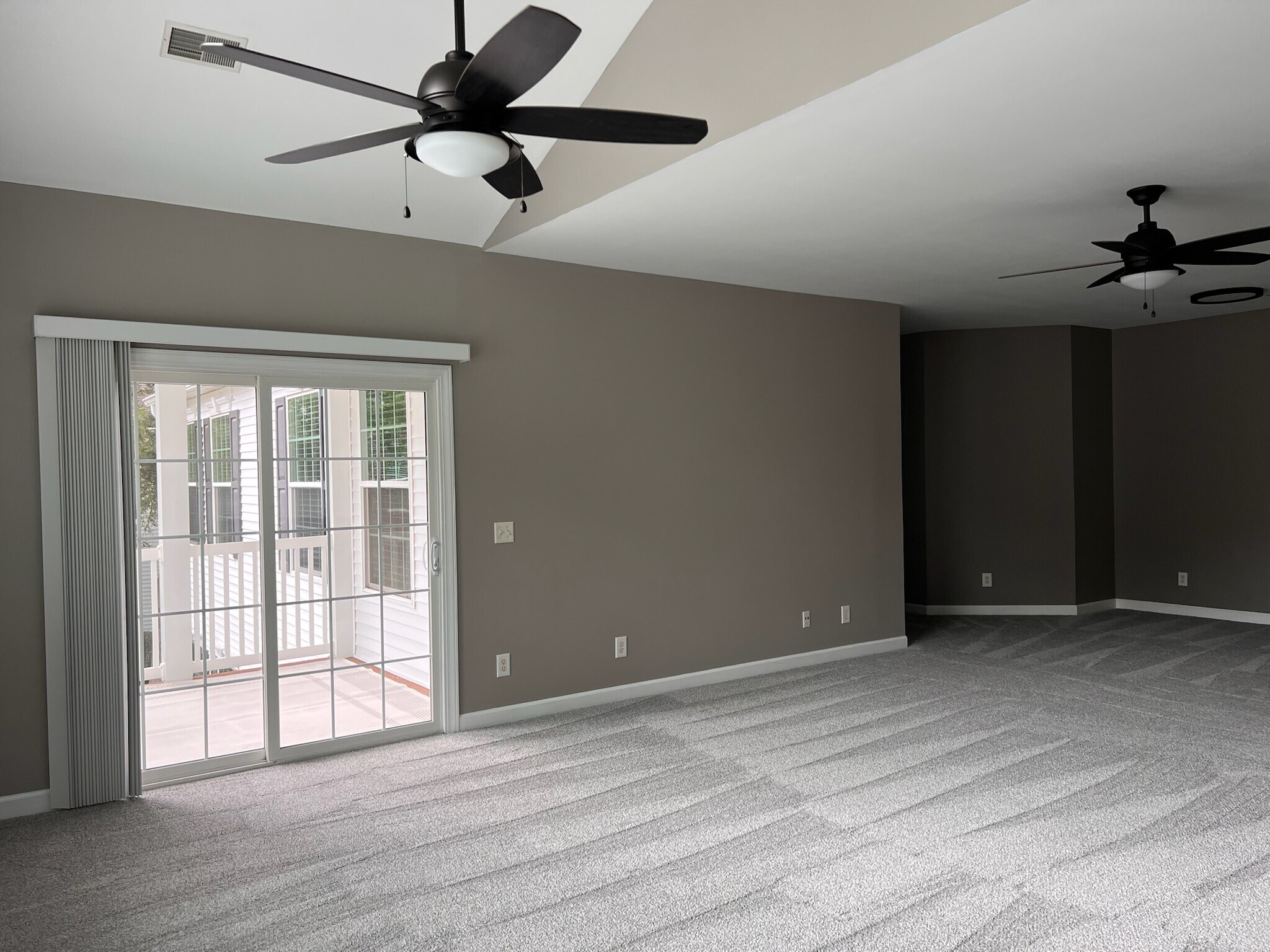 Building Photo - 101 Golf View Ln
