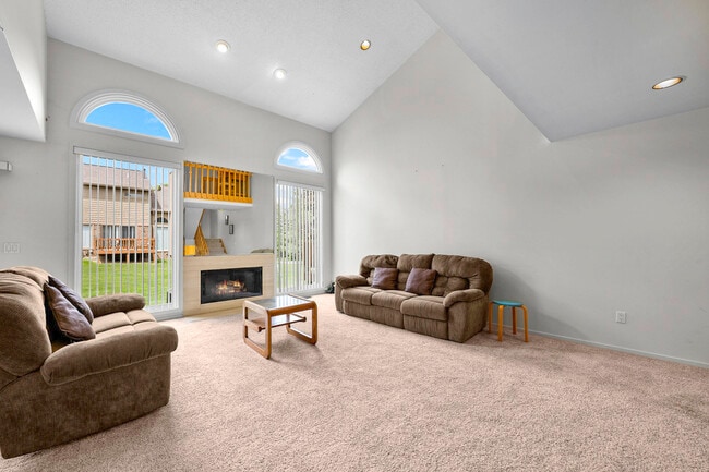 Building Photo - 6352 Aspen Ridge Blvd