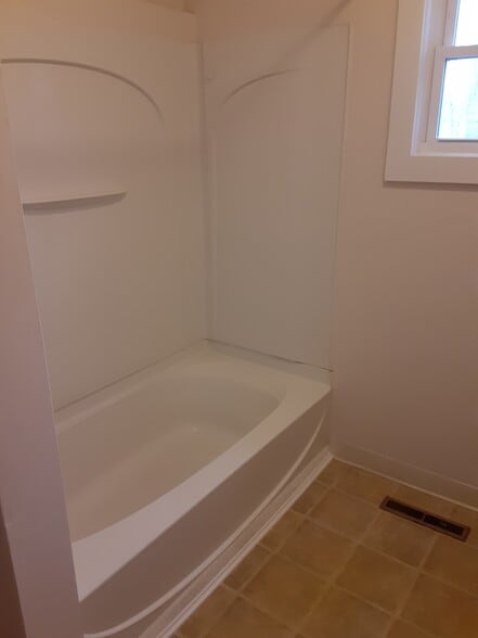 Building Photo - 18685 W Spring Lake Rd