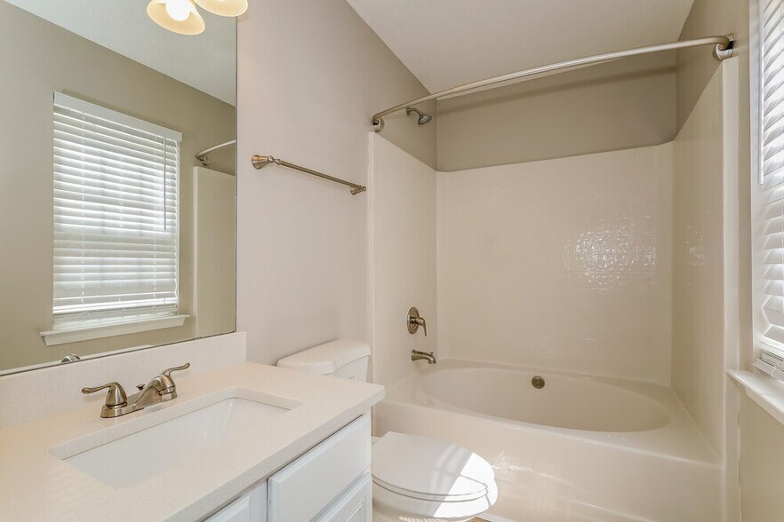 Building Photo - 3031 Salmon River Dr