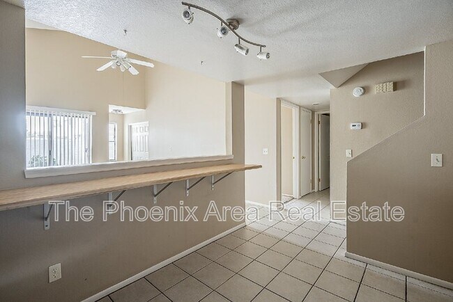 Building Photo - 850 S River Dr
