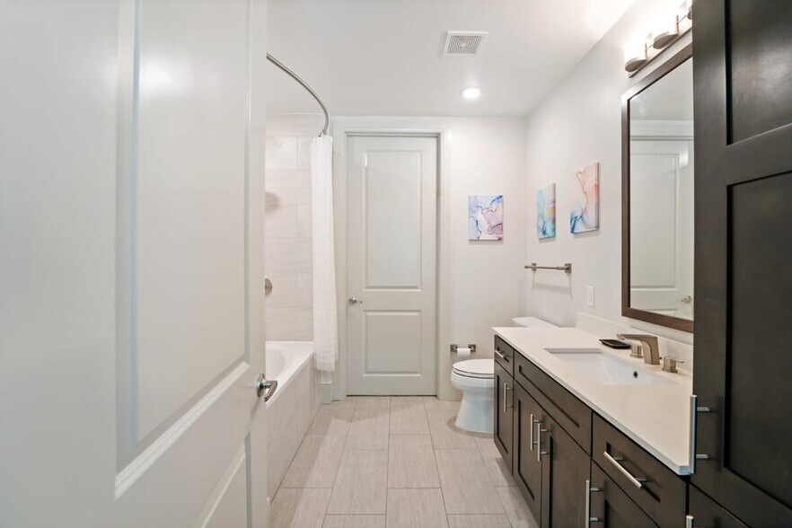 Building Photo - 9845 N Central Expy