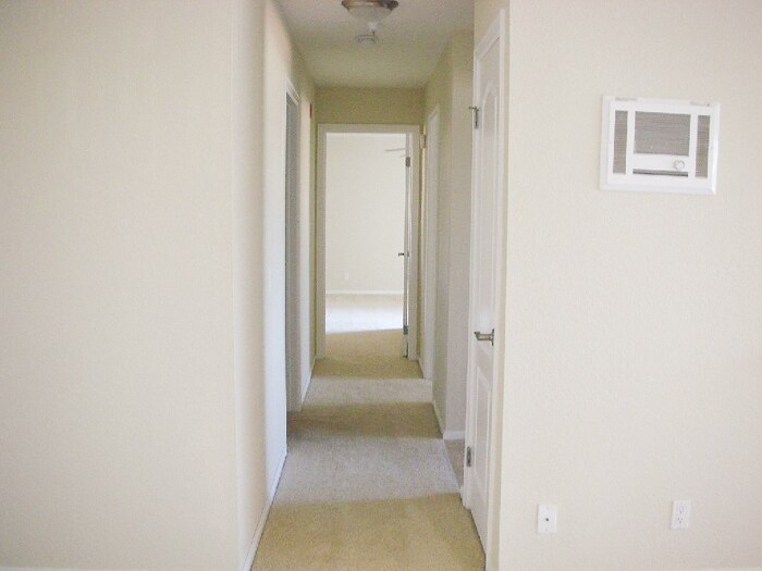 Building Photo - 615 Fredricks Ave