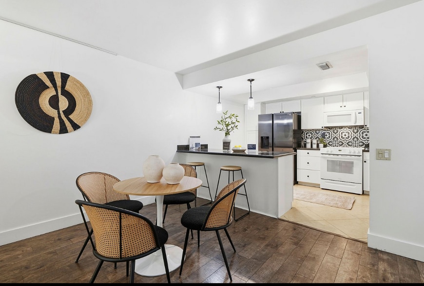 Dining/Kitchen - 500 N St