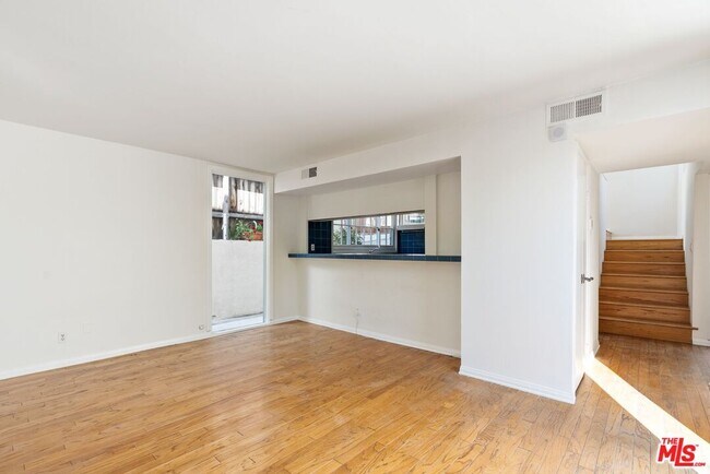 Building Photo - 9315 Lloydcrest Dr