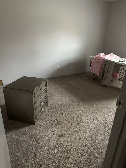 Building Photo - 1523 Robin Rd