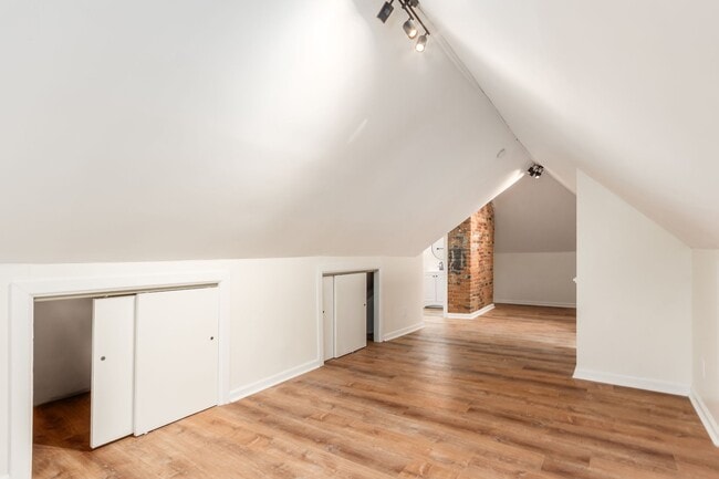 Building Photo - 865 Old Leonard Ave