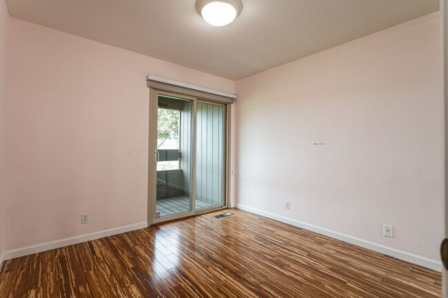 Building Photo - 1017 Kingston Ln