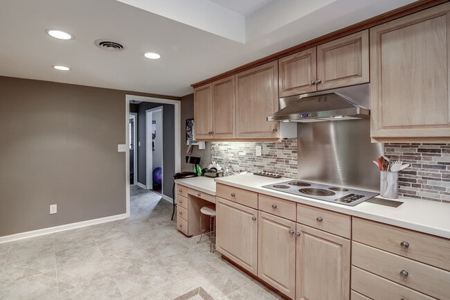 Building Photo - 720 Langford Ln NW