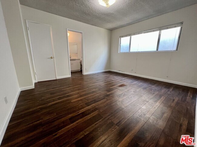 Building Photo - 11727 Mayfield Ave