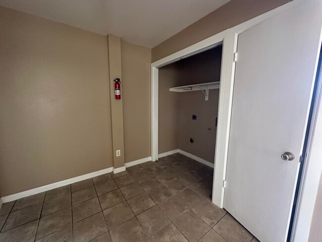 Building Photo - 103 Shannon Cir