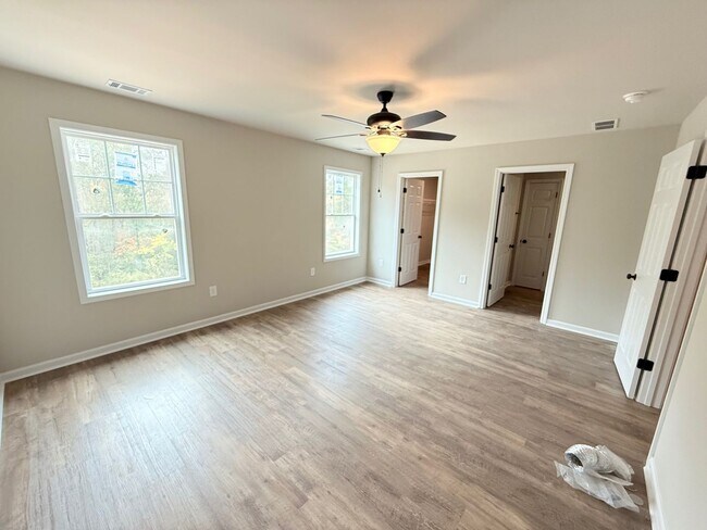 Building Photo - 4 Bedroom/4 Bath House off of Will Hunter Road! Pre-leasing Now!