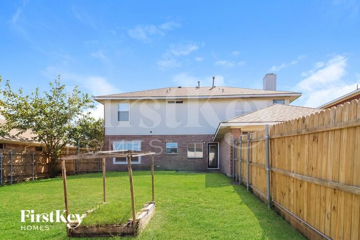 Building Photo - 205 Cedar Ridge Dr