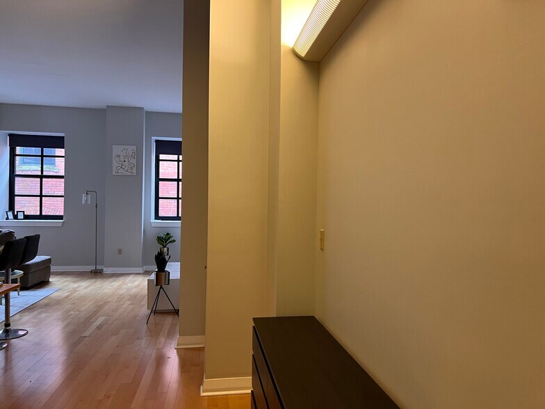 Building Photo - 237 Granby St