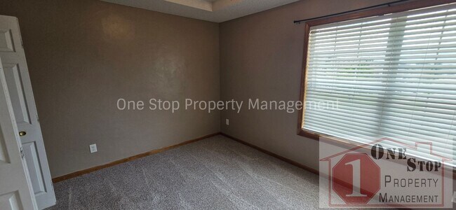 Building Photo - Beautiful 3 Bedroom & 2 Bathroom Home!