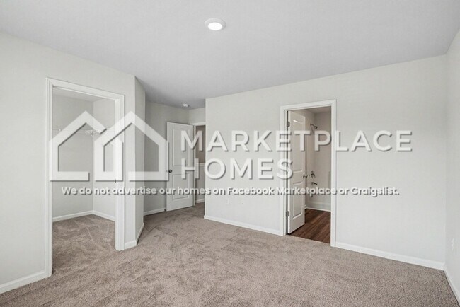 Building Photo - 461 Oakwood Dr NW