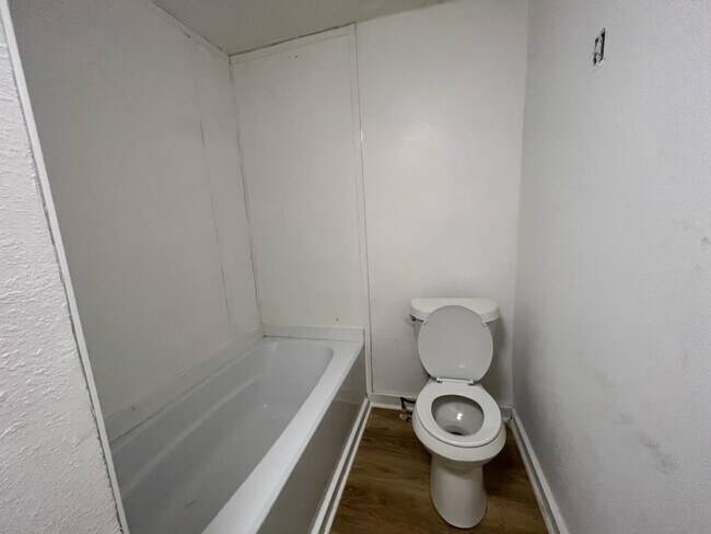 Building Photo - 3419 7th Ave