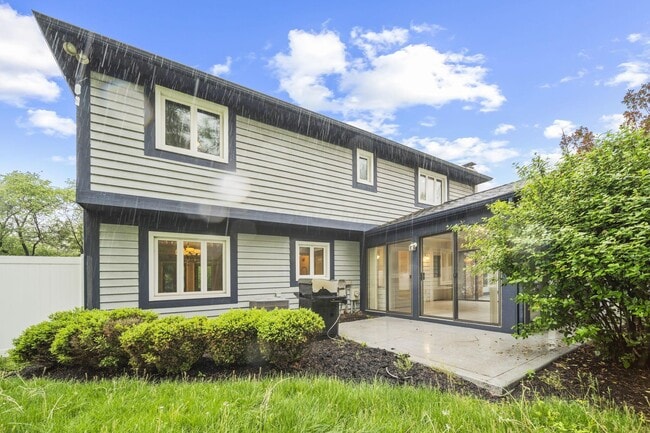 Building Photo - 1094 Farrington Dr