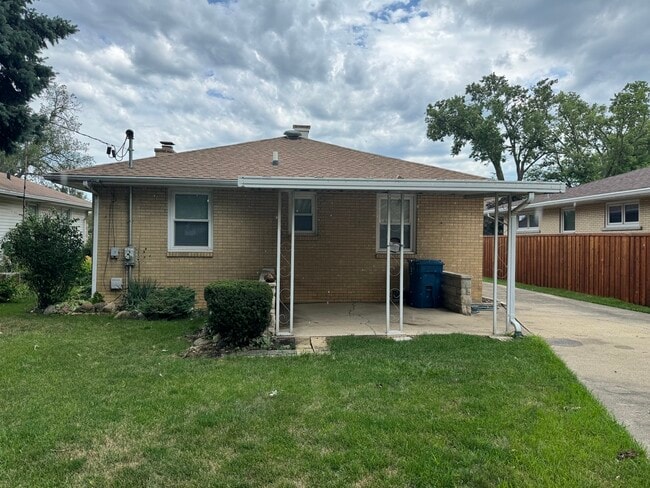 Building Photo - 1807 Oakland Ave