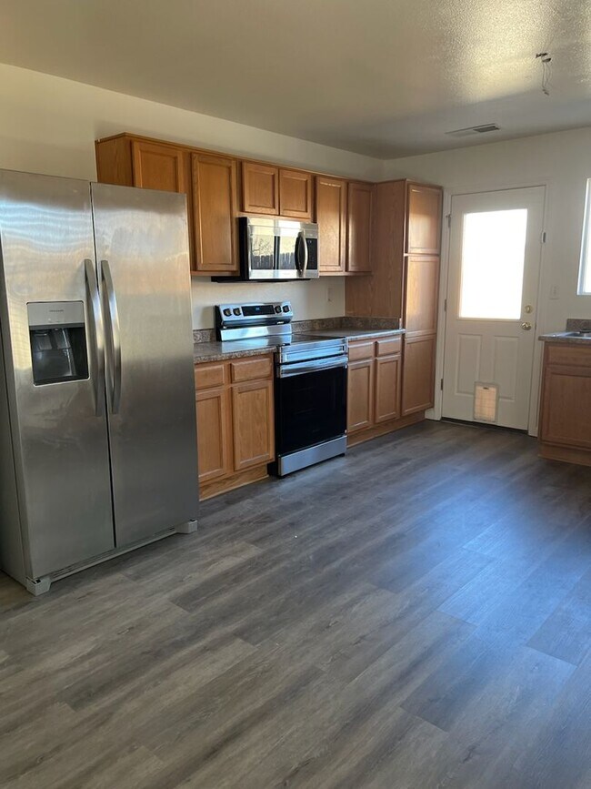 Building Photo - 3 bedroom Home For Rent in North Valleys area