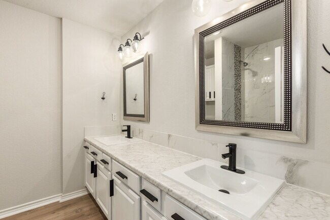 Building Photo - 3101 Lance Ln