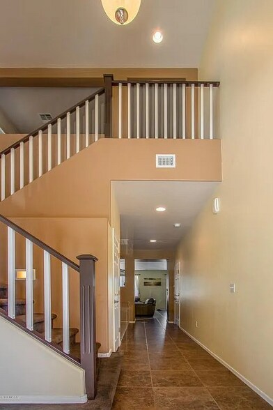 Building Photo - 10353 S High Bluff Dr