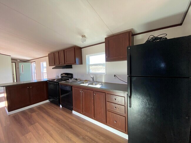 Building Photo - 533 Frost Rd